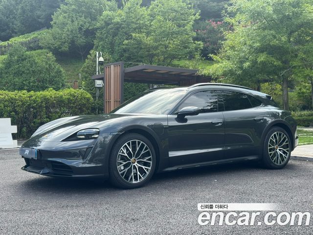 Porsche Taycan Turbo Cross Turismo — пробег 24 000 км — фото 4 из 5