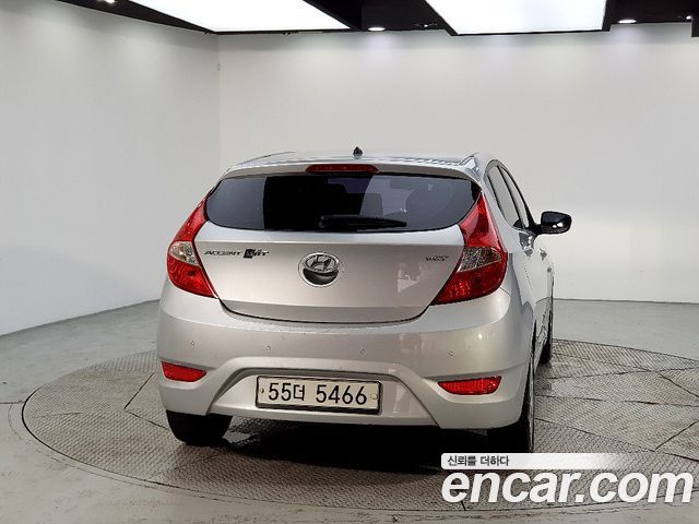 Hyundai Accent Diesel WIT 1.6 VGT Smart — пробег 161 000 км — фото 3 из 5