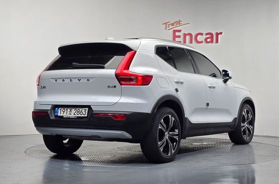 Volvo XC40 B4 Inscription — пробег 102 703 км — фото 2 из 5