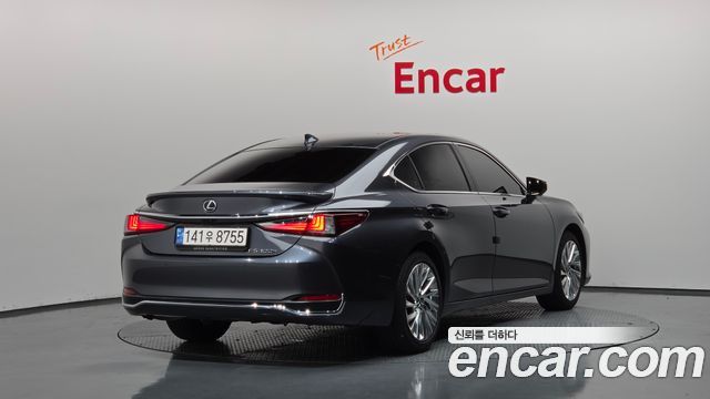 Lexus ES Executive — пробег 20 241 км — фото 2 из 5