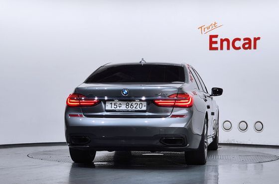 BMW 7-Series 740d xDrive M Sport — пробег 107 670 км — фото 4 из 5