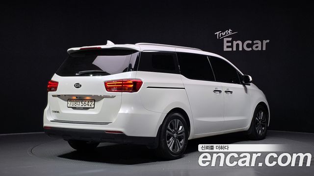 Kia Carnival из Кореи Encar