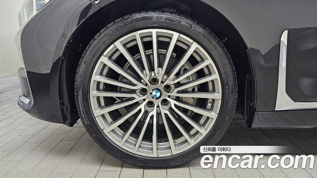 BMW 7-Series 740Li xDrive Design Pure Excellence — пробег 104 092 км — фото 5 из 5
