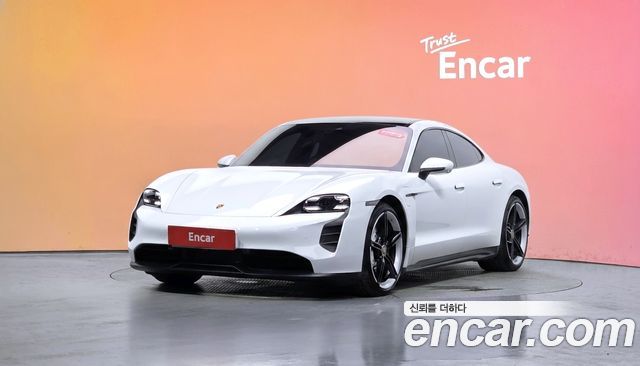 Porsche Taycan GTS — пробег 34 034 км — фото 1 из 5