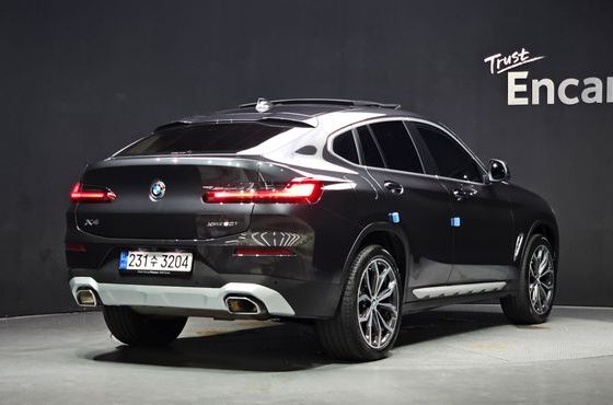 BMW X4 xDrive20i xLine — пробег 18 741 км — фото 2 из 5