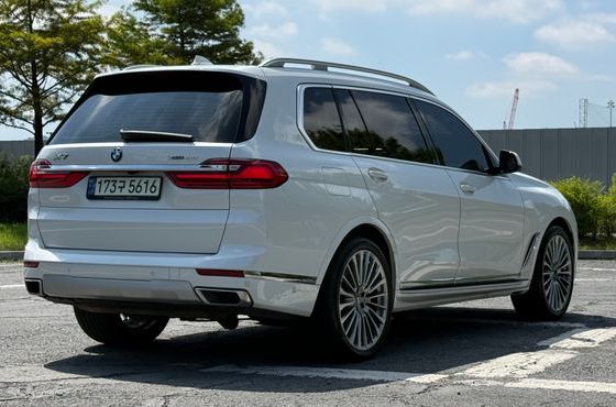 BMW X7 xDrive 40i Design Pure Excellence 6-Seater — пробег 53 876 км — фото 2 из 5