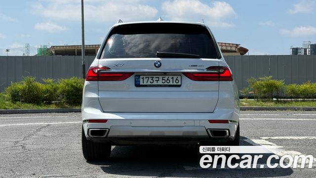 BMW X7 xDrive 40i Design Pure Excellence 6-Seater — пробег 53 876 км — фото 4 из 5