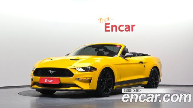 Ford Mustang Convertible — пробег 64 346 км — фото 1 из 5