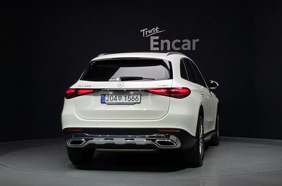 Mercedes-Benz GLC-Class GLC 300 4MATIC Avantgarde — пробег 17 794 км — фото 4 из 5