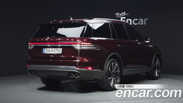 Lincoln Aviator 3.0 Reserve  AWD — пробег 75 017 км — фото 2 из 5