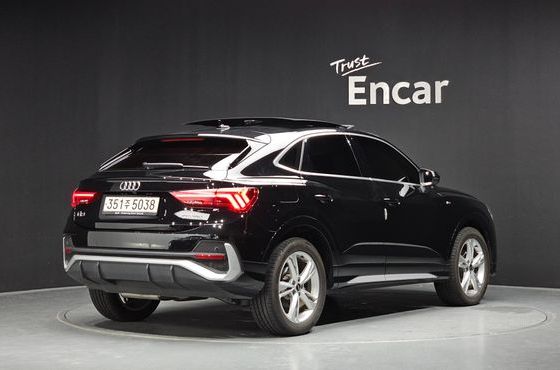 Audi Q3 35 TDI Premium Sportback — пробег 30 700 км — фото 2 из 5
