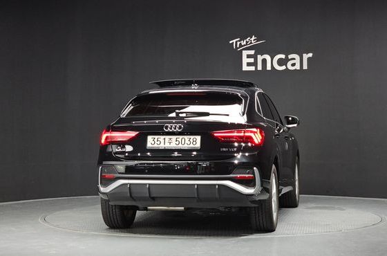 Audi Q3 35 TDI Premium Sportback — пробег 30 700 км — фото 4 из 5