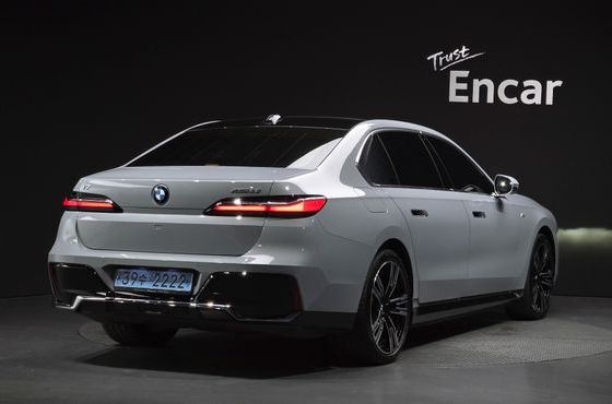 BMW i7 xDrive 60 M sport — пробег 42 966 км — фото 2 из 5