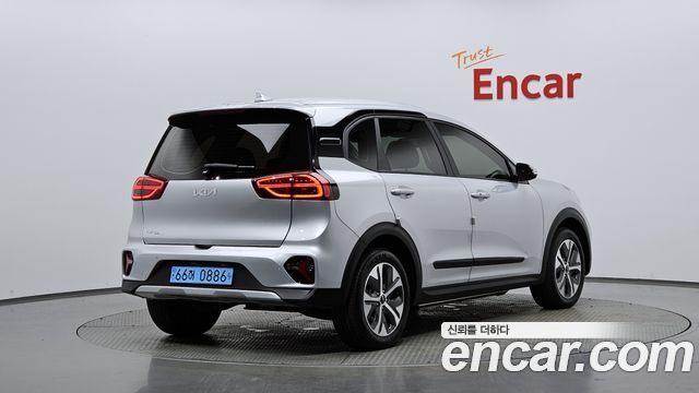 Kia Niro Earth — пробег 11 543 км — фото 2 из 5