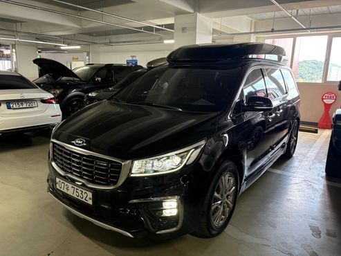 Kia Carnival Gasoline 9-Seater Hi-Limousine Noblesse Special — пробег 117 798 км — фото 1 из 5