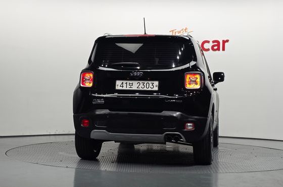 Jeep Renegade 2.0 Diesel Limited AWD — пробег 131 792 км — фото 4 из 5