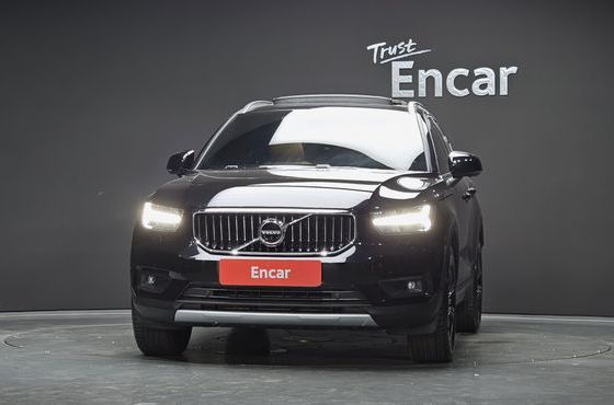 Volvo XC40 T4 Inscription — пробег 31 062 км — фото 3 из 5