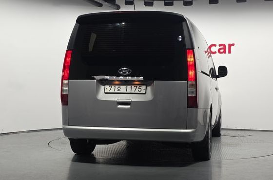 Hyundai Staria Tourer 11-Seater Modern — пробег 61 223 км — фото 4 из 5
