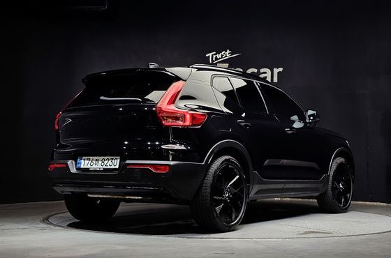 Volvo XC40 B4 Black Edition — пробег 14 868 км — фото 2 из 5