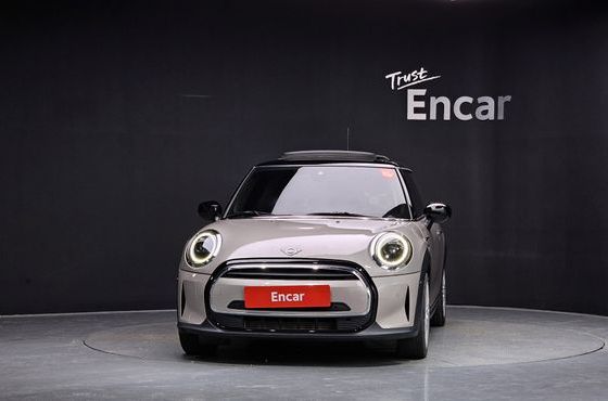 Mini Cooper Classic Plus Launch Pack Third Generation — пробег 39 510 км — фото 3 из 5