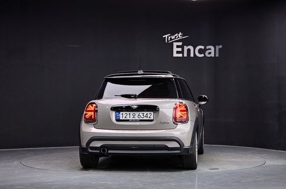 Mini Cooper Classic Plus Launch Pack Third Generation — пробег 39 510 км — фото 4 из 5