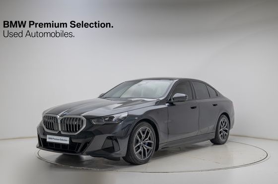 BMW i5 eDrive 40 M Sport — пробег 6 000 км — фото 1 из 5