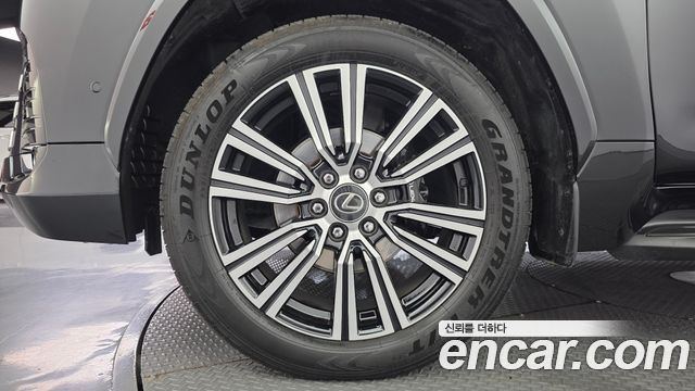 Lexus LX 700h Luxury — пробег 7 982 км — фото 5 из 5