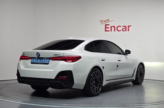 BMW i4 eDrive40 M Sports — пробег 17 548 км — фото 2 из 5