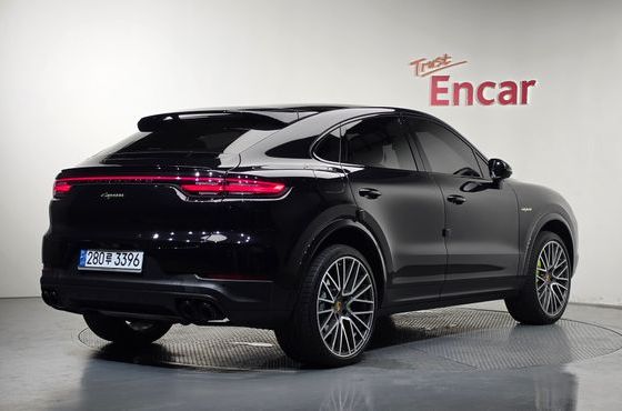 Porsche Cayenne 3.0 E-Hybrid Coupe — пробег 68 355 км — фото 2 из 5