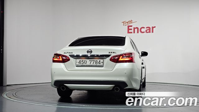 Nissan Altima из Кореи Encar