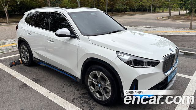 BMW iX1 xDrive 30 xLine — пробег 17 080 км — фото 2 из 5