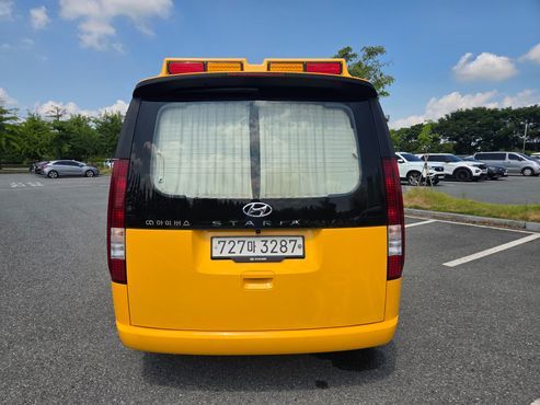 Hyundai Staria L3.5 Kinder Safety Car 15-Seater — пробег 52 533 км — фото 4 из 5