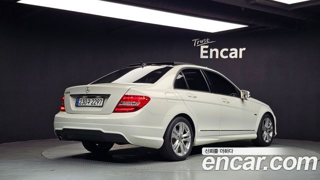Mercedes-Benz C-Class C200 CGI AVANTGARDE — пробег 87 770 км — фото 2 из 5
