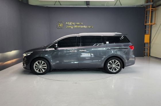 Kia Carnival 7-seater Limousine President — пробег 170 000 км — фото 3 из 5