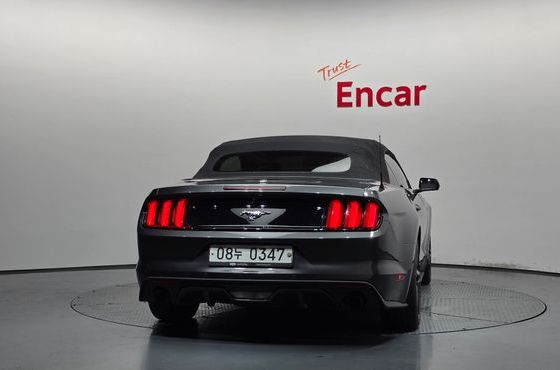 Ford Mustang Convertible — пробег 137 637 км — фото 4 из 5