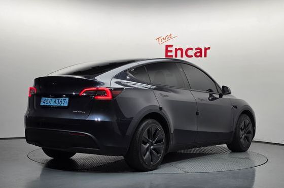 Tesla Model Y Long Range AWD — пробег 32 418 км — фото 2 из 5