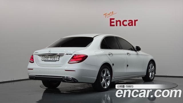 Mercedes-Benz E-Class из Кореи Encar