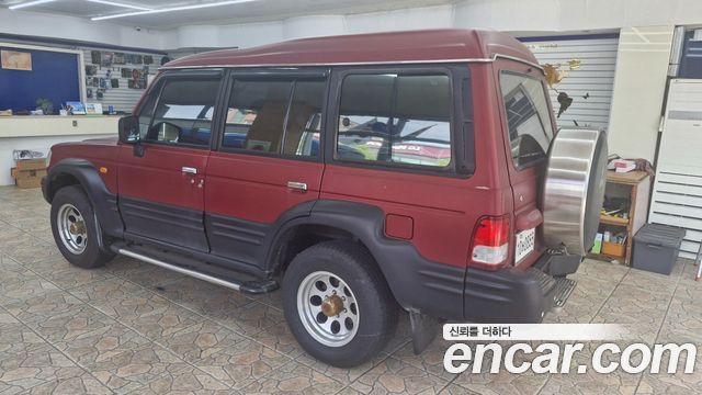 Hyundai Galloper 9-Seater V6 LPG — пробег 215 480 км — фото 2 из 5