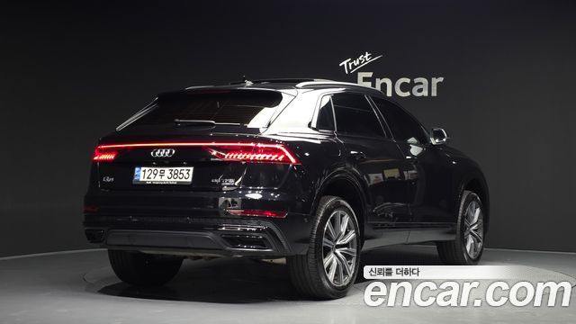 Audi Q8 55 TFSI Quattro Premium — пробег 81 202 км — фото 2 из 5