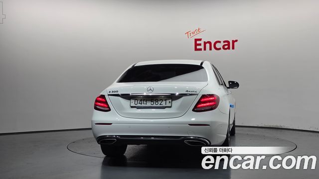 Mercedes-Benz E-Class E300 4MATIC Avnatgarde — пробег 114 120 км — фото 4 из 5