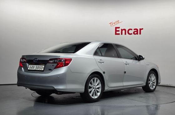 Toyota Camry Hybrid XLE — пробег 139 893 км — фото 2 из 5