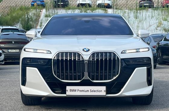 BMW 7-Series 740i xDrive M Sport Limited — пробег 6 430 км — фото 3 из 5
