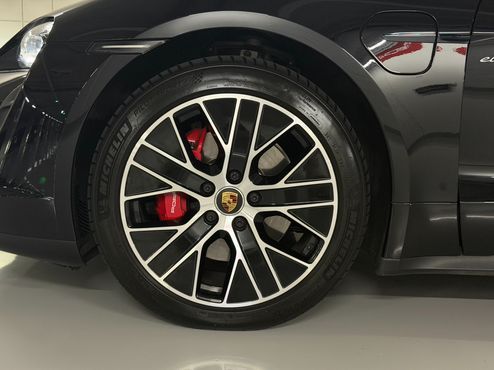 Porsche Taycan 4S — пробег 18 000 км — фото 5 из 5