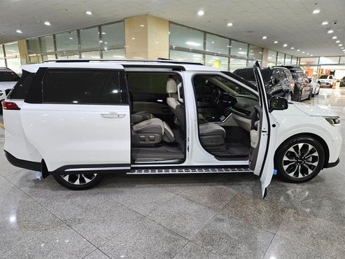 Kia Carnival Diesel 7-Seater Signature — пробег 30 146 км — фото 3 из 5