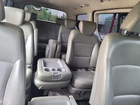 Hyundai Starex 12-Seater Wagon CVX Luxury — пробег 178 000 км — фото 4 из 5