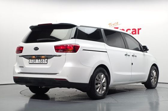 Kia Carnival 11-Seater Deluxe — пробег 115 477 км — фото 2 из 5