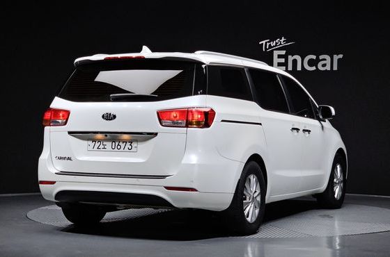 Kia Carnival 11-seater Luxury — пробег 46 319 км — фото 2 из 5