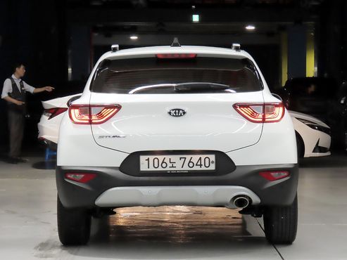 Kia Stonic 1.4 Trendy — пробег 38 700 км — фото 3 из 5