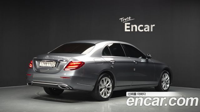 Mercedes-Benz E-Class из Кореи Encar