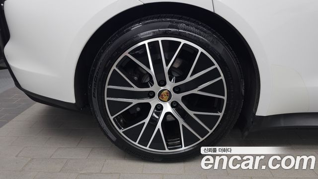 Porsche Taycan из Кореи Encar